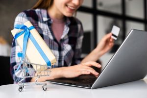 خرید اینترنتی لباس زنانه