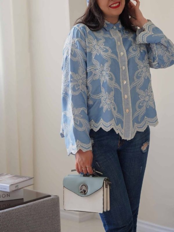 شومیز خامه دوزی رنگ آبی روشن طرح نیل ماه