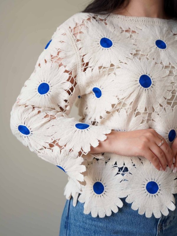 آستین شومیز قلاب بافی ترک رنگ کرم طرح بابونه