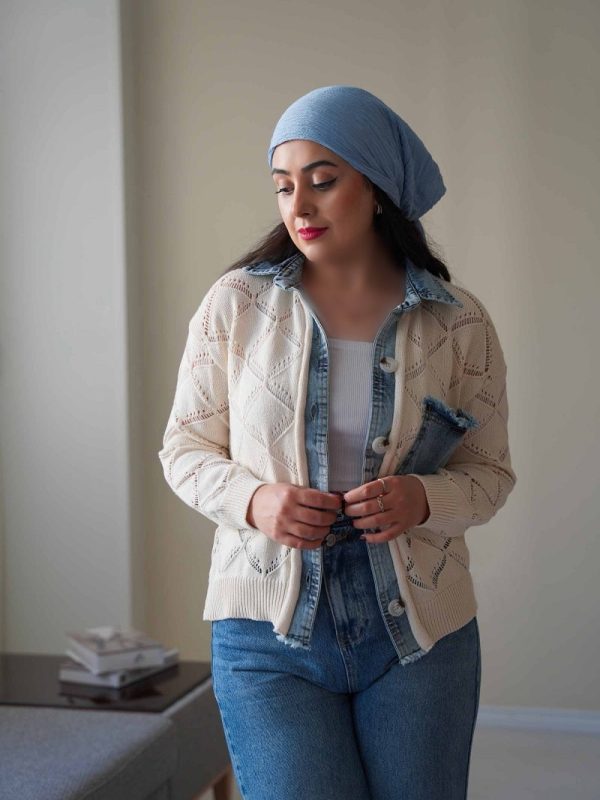 ژاکت جین ترک رنگ کرم طرح دنیز