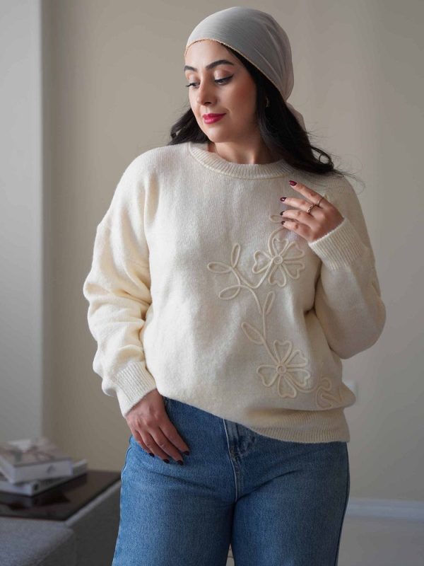 پلیور بافت گلدار ترک رنگ شیری طرح آی ماه
