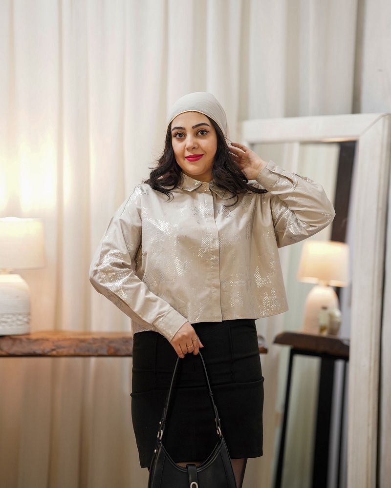 استایل شیک با شومیز کرم و نود برند چینود برای مراسم خواستگاری