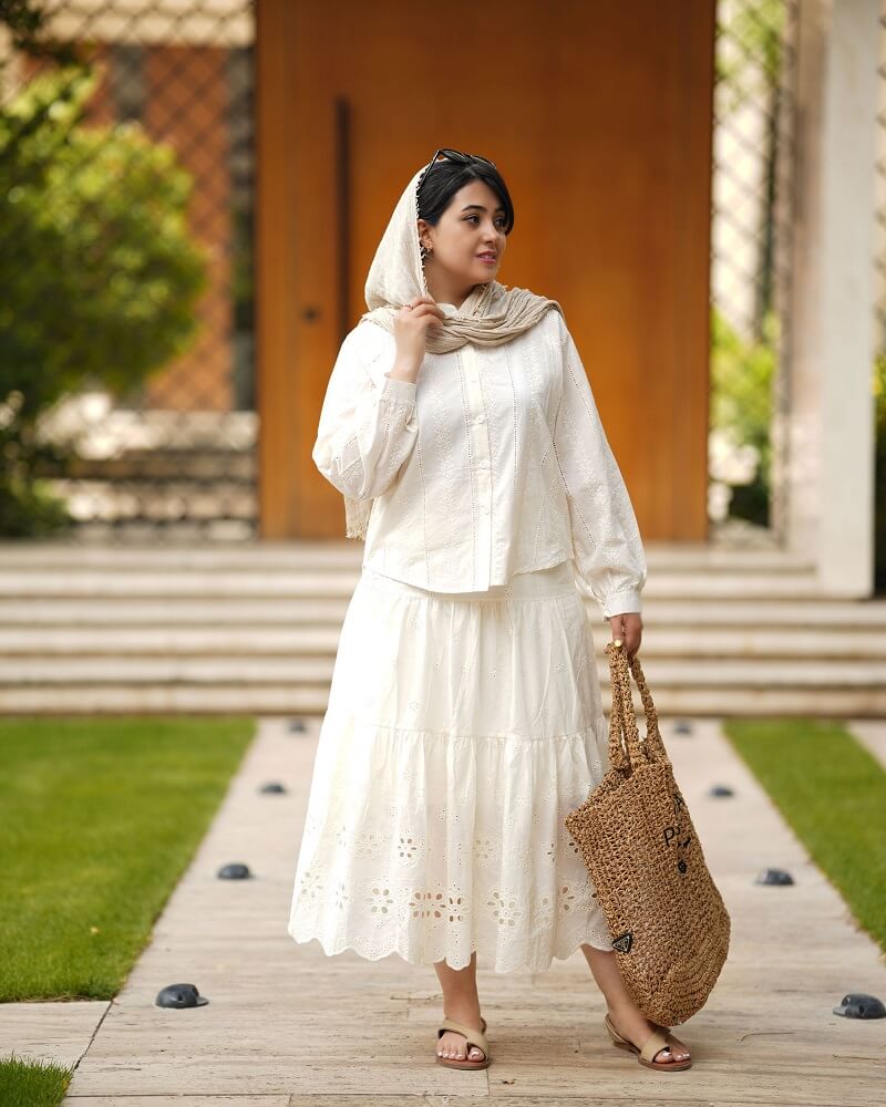 با دامن خامه دوزی چه شومیزی بپوشیم