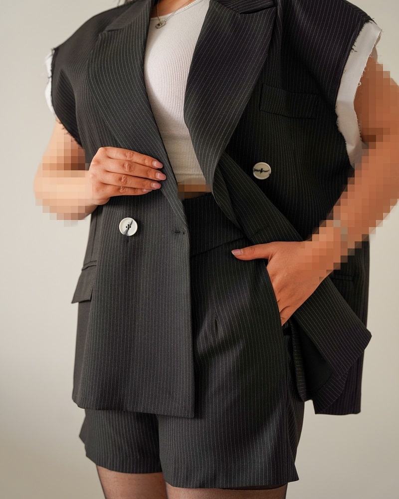 وست و شلوارک راه راه برای قدبلندتر دیده شدن