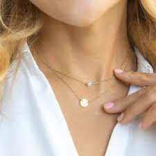 گردنبند مینیمال برای افرادی با بالاتنه بزرگ