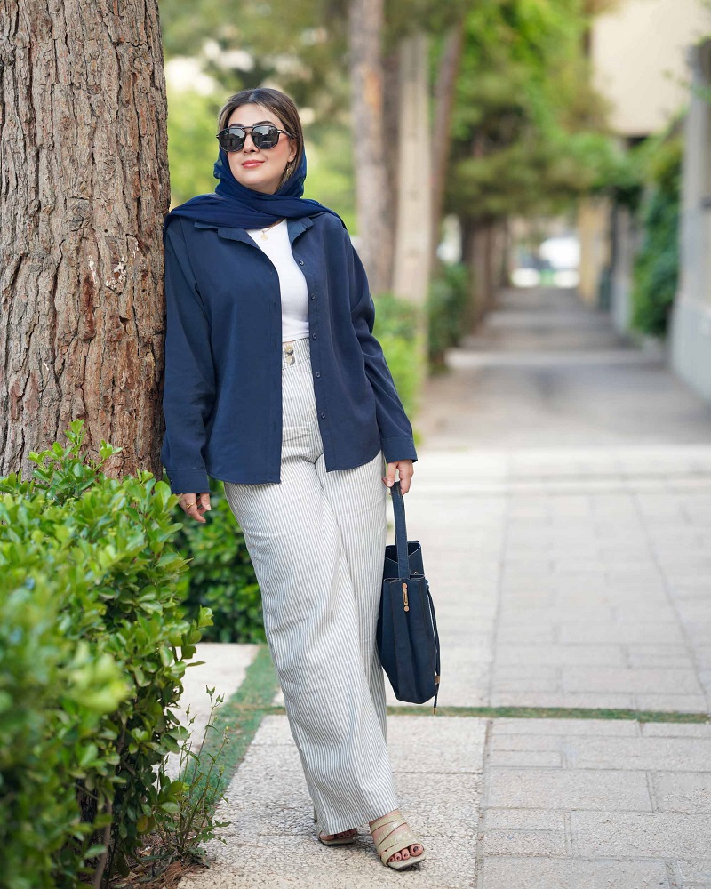 mychinvad-1459-Aina-long-sleeve-navy-blouse-3 شومیز زنانه سورمه ای ساده جنس سیلک طرح آینا